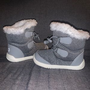 Toddler snow boots size 3